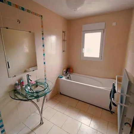 Spacieuse Avec Piscine
